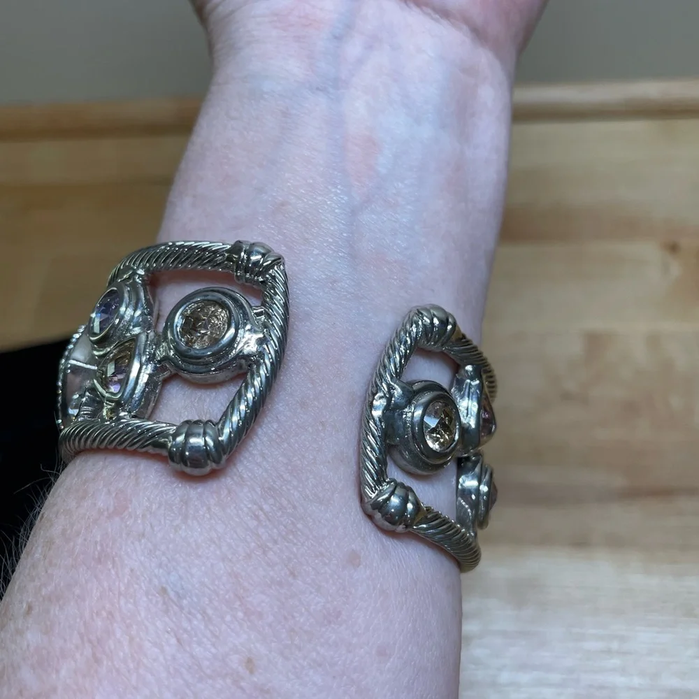 Larger cuff bracelet - Picture 7 of 8